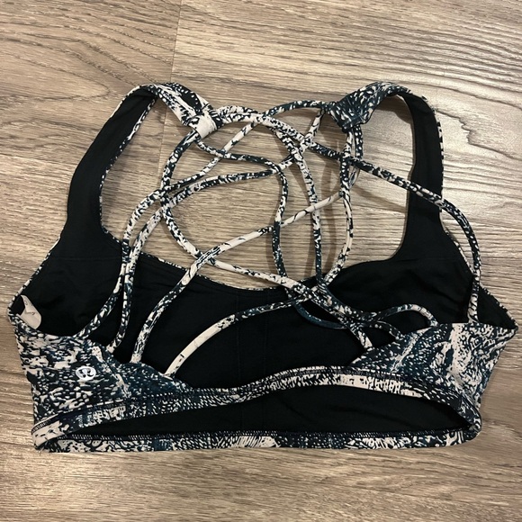 Lululemon sport bra! - Picture 2 of 3